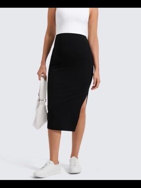 Classic Black Midi Pencil Skirt with Side Slit